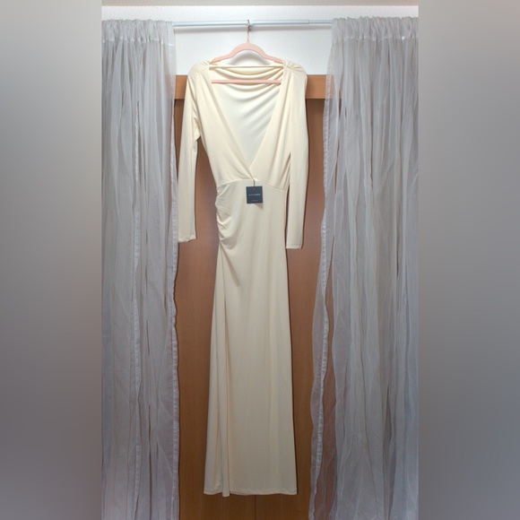 JLUXLABEL Cream Kathleen Slit Maxi Long Sleeve Dress - Picture 4 of 6